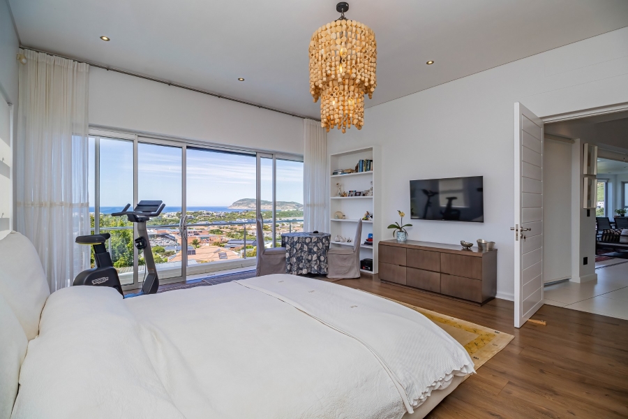 4 Bedroom Property for Sale in Whale Rock Western Cape